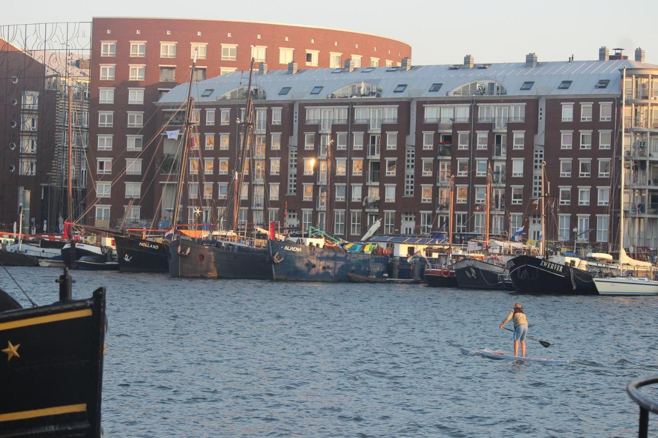 Boat & Breakfast Alhena Bed & Breakfast Amsterdam Bagian luar foto